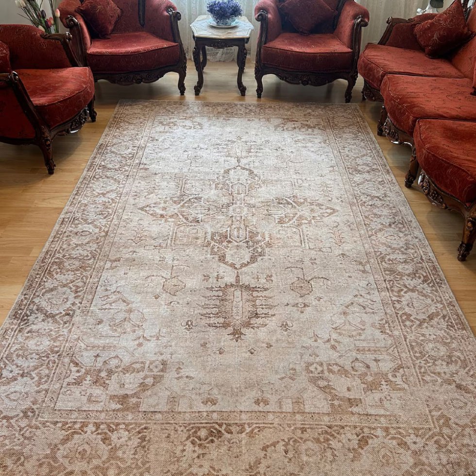 Beżowy turecki dywan w stylu kilim