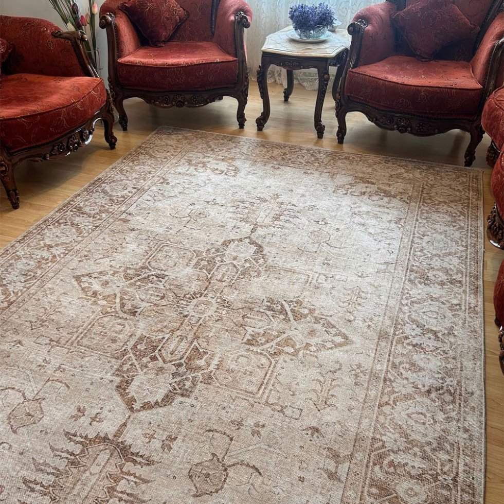 Beżowy turecki dywan w stylu kilim