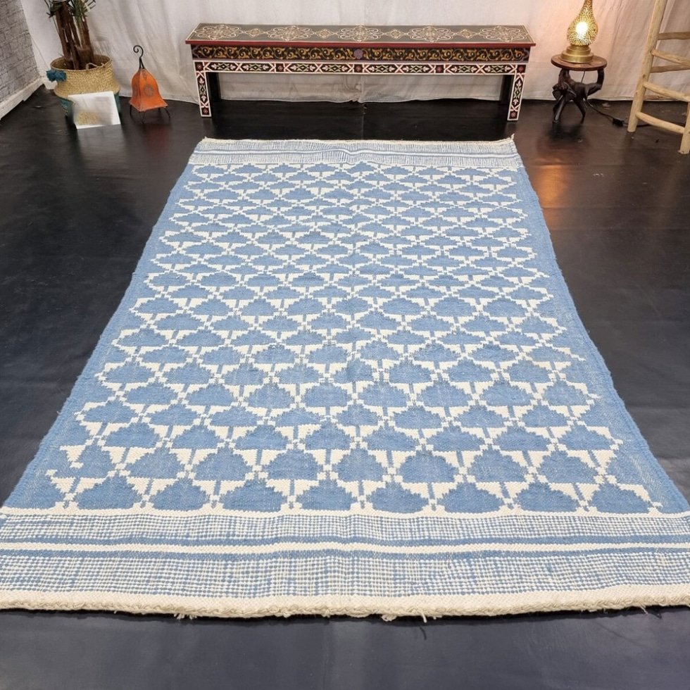 Dywan marokański kilim w niebieskie romby