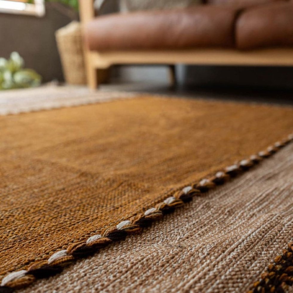Brązowy indyjski dywan kilim