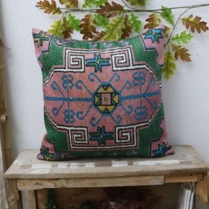 Zielona poduszka kilim