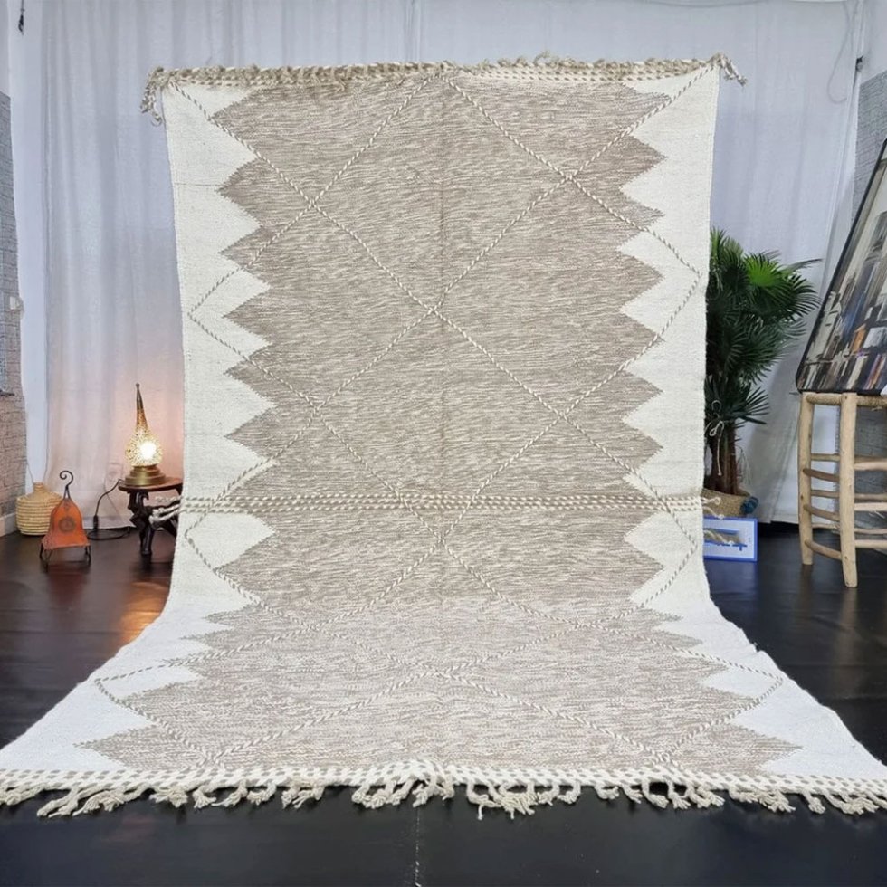 Beżowy dywan marokański Kilim