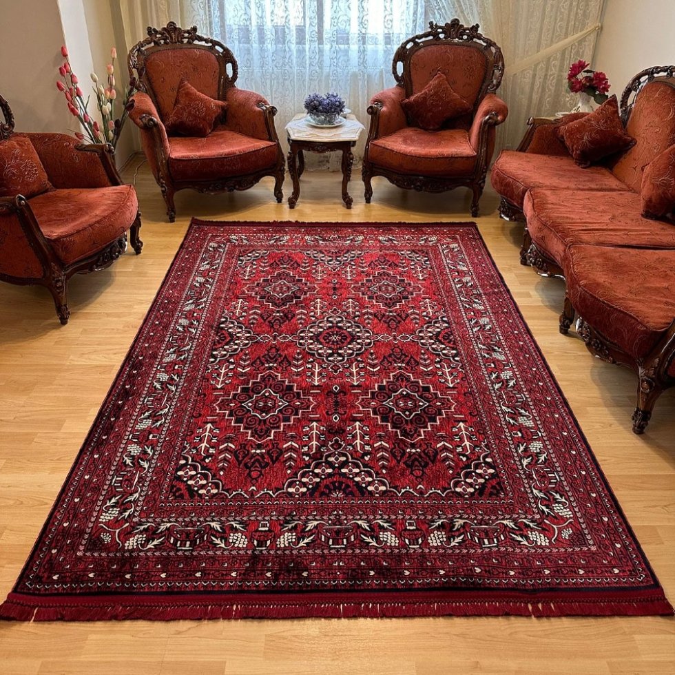 Duży czerwony dywan w stylu afgańskim