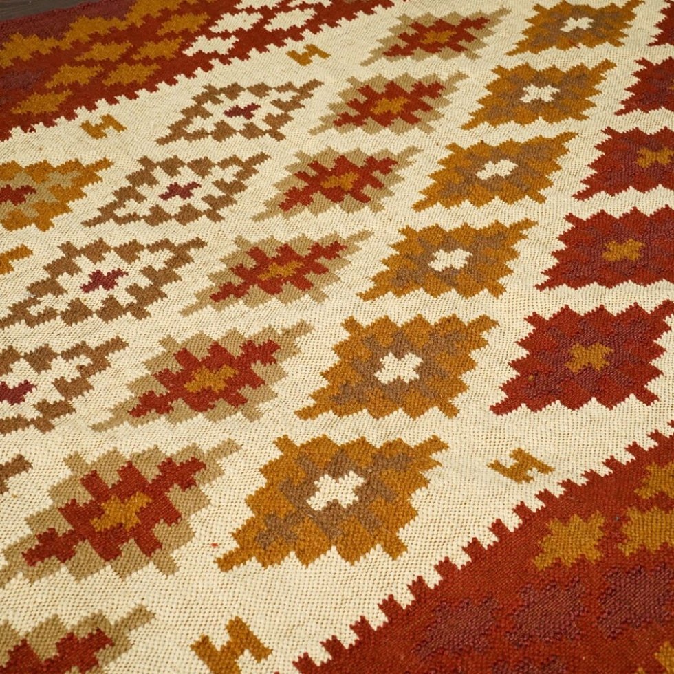 Dywan kilim do salonu w stylu Navajo