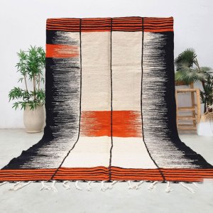 Dywan Kilim Flatweave w kolorze pomarańczowym i czarnym