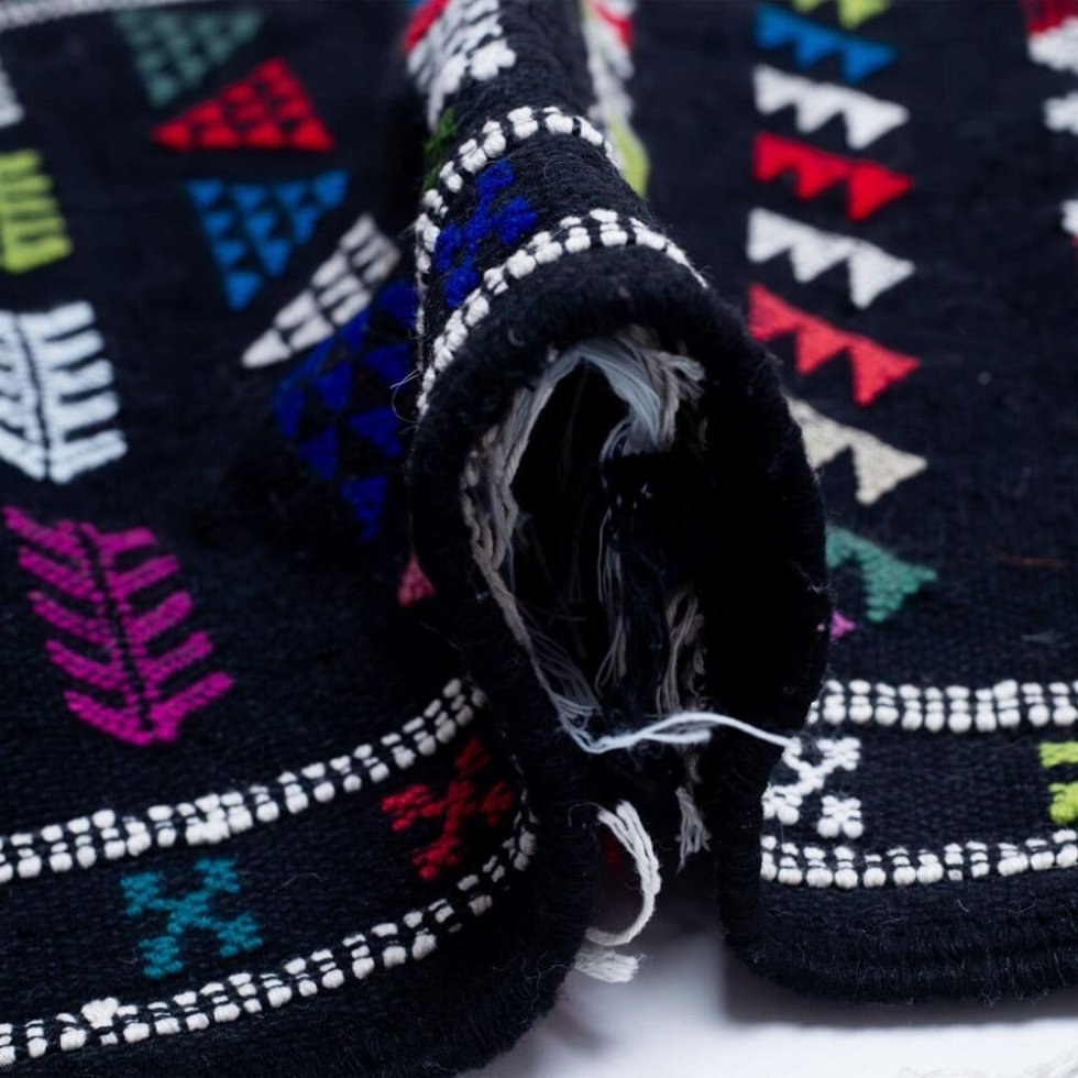 Tradycyjny czarny dywan Akhnif Berber kilim
