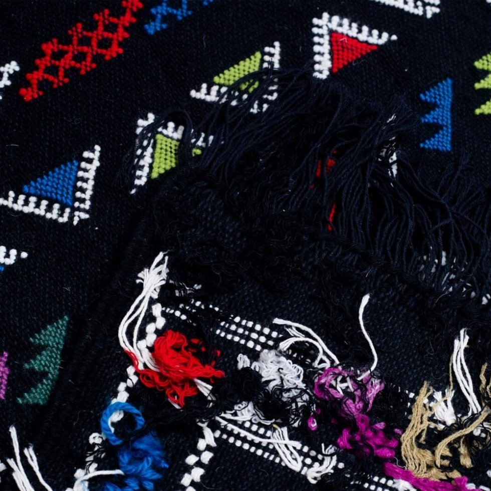 Tradycyjny czarny dywan Akhnif Berber kilim