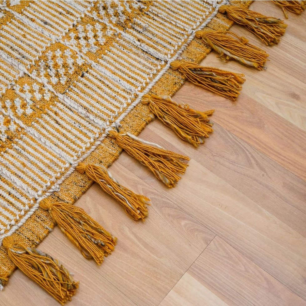 Żółty plemienny indyjski dywan kilim