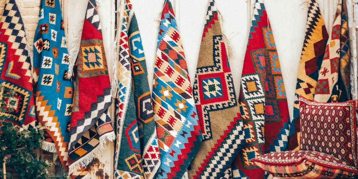 Wybór dywanu Kilim: 6 kluczowych punktów, których nie można pominąć