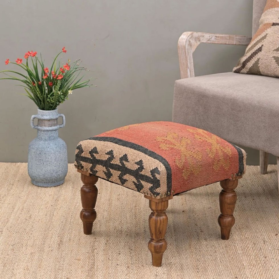 Pomarańczowy kwadratowy stołek otomana kilim