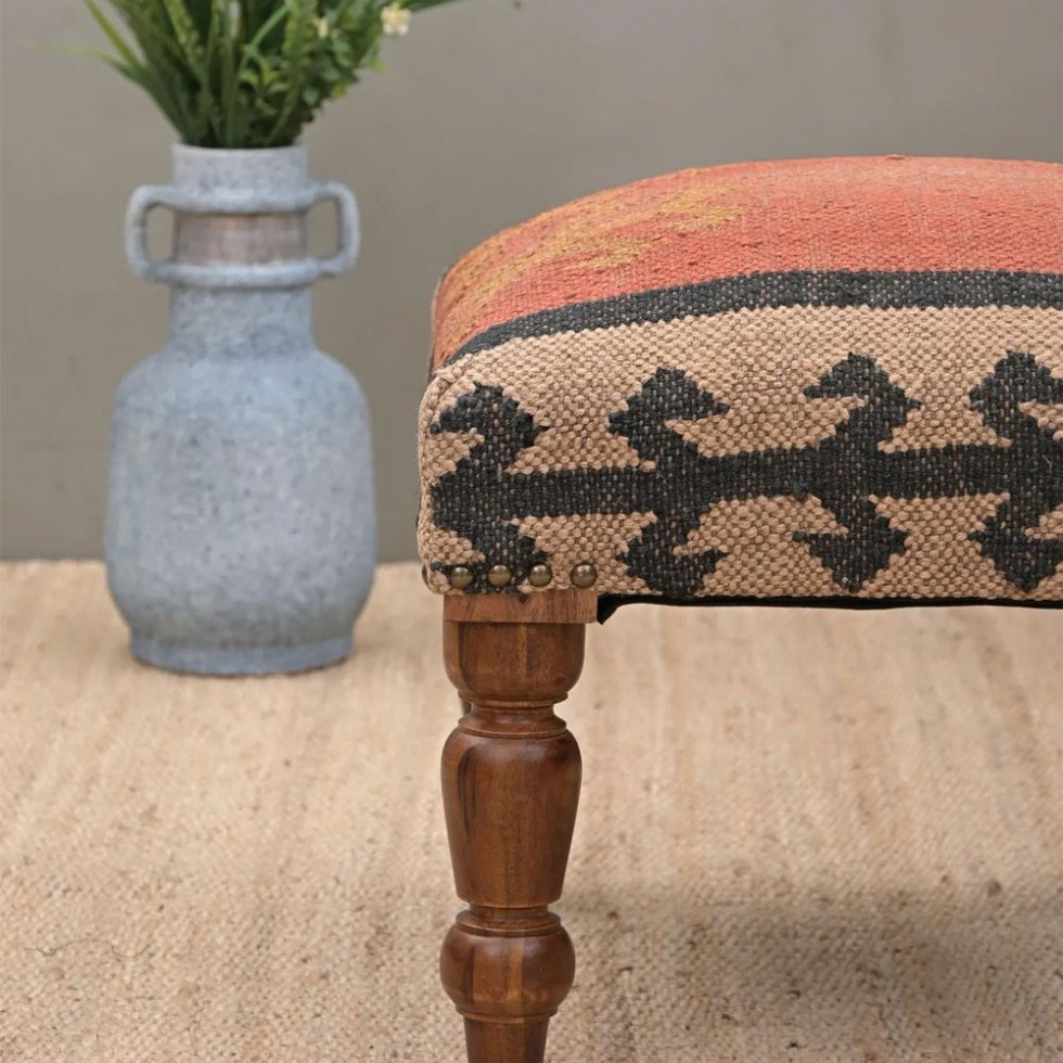 Pomarańczowy kwadratowy stołek otomana kilim