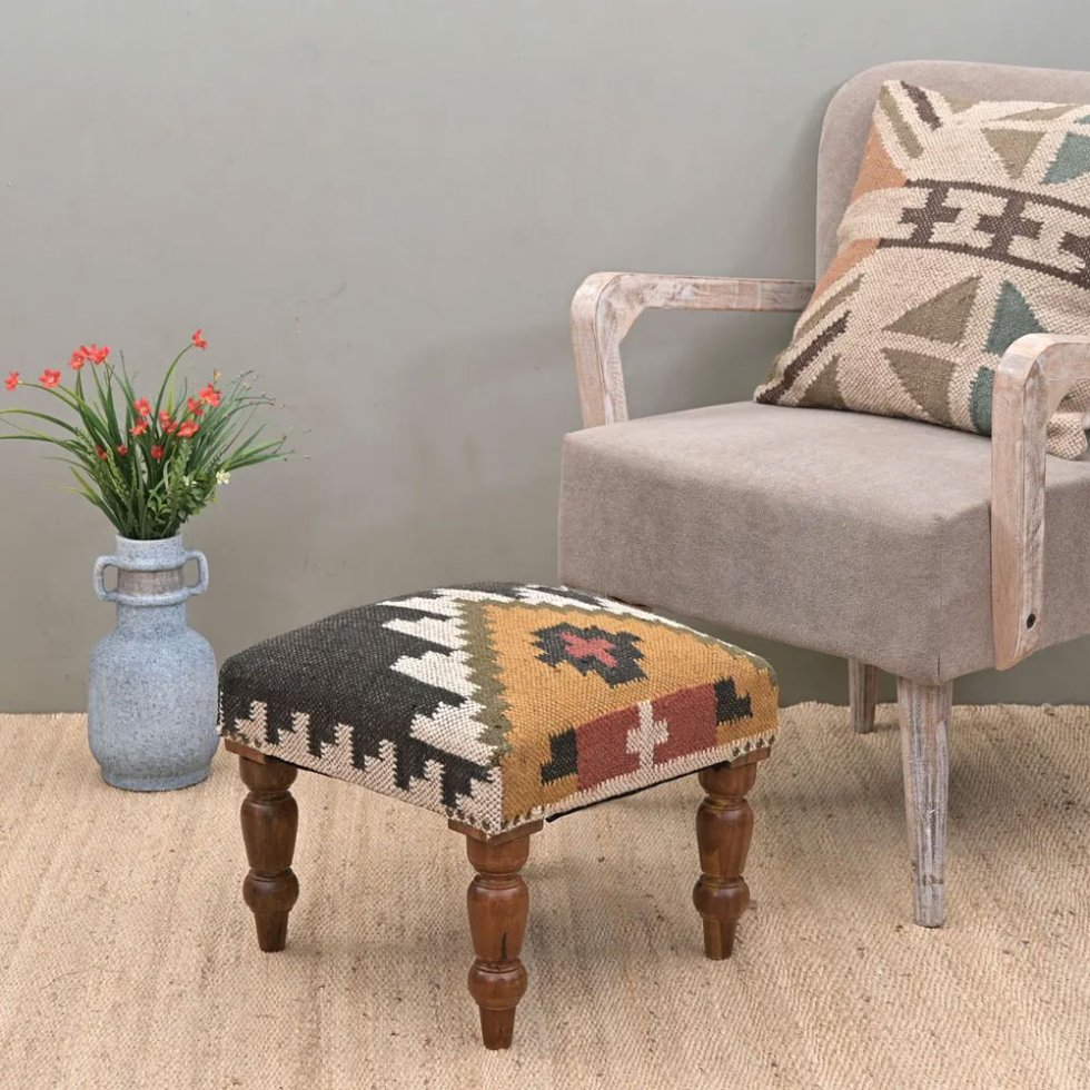 Orientalny podnóżek kilim otomana