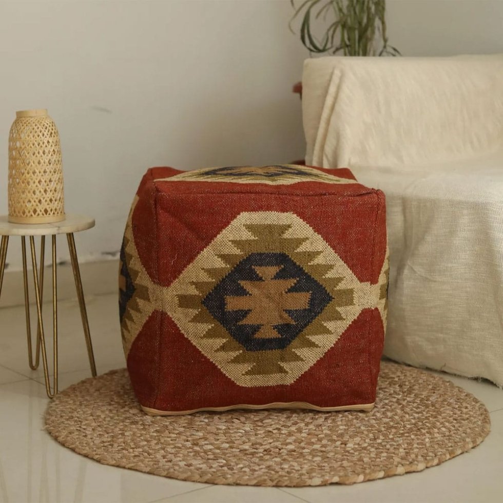 Pufa kilim w kolorze rdzy plemiennej