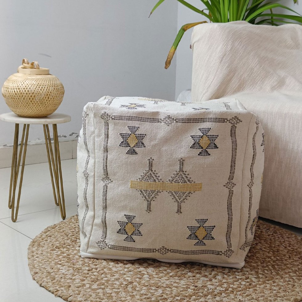 Biała marokańska pufa Kilim