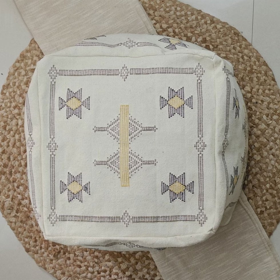 Biała marokańska pufa Kilim