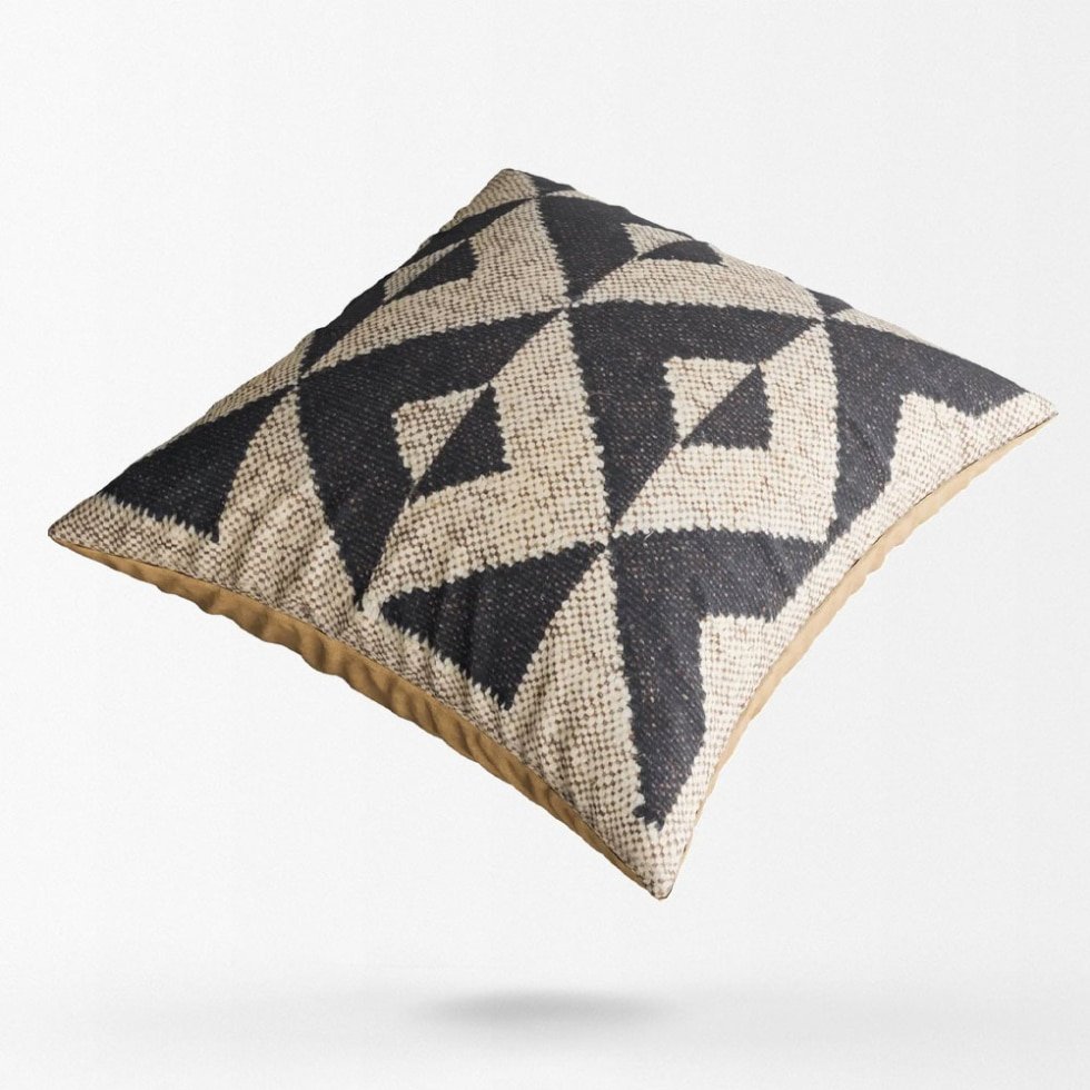 Czarno-białe poduszki kilim