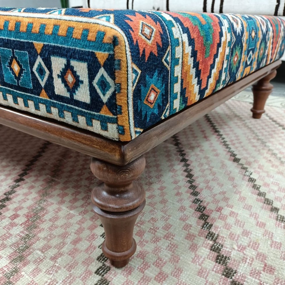Zielony turecki stolik kawowy kilim otomana