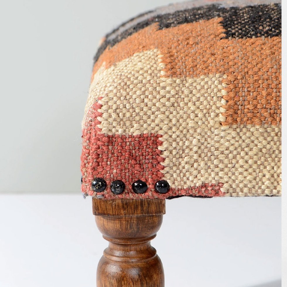 Wielokolorowy geometryczny kilim stołek otomana