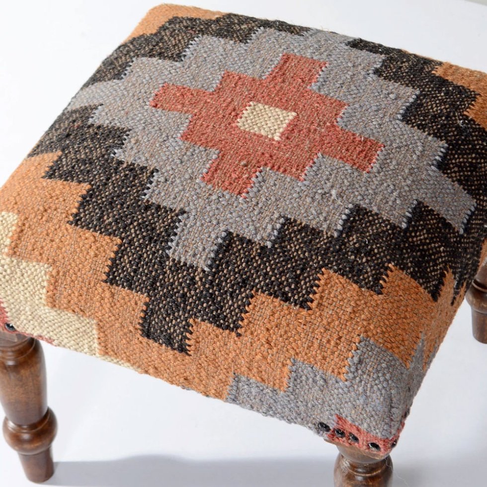 Wielokolorowy geometryczny kilim stołek otomana