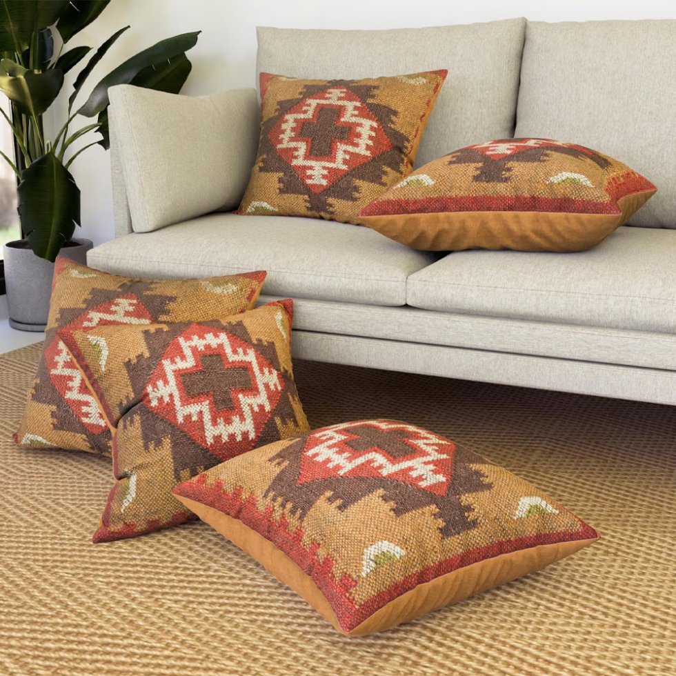 Żółte ozdobne poduszki kilim