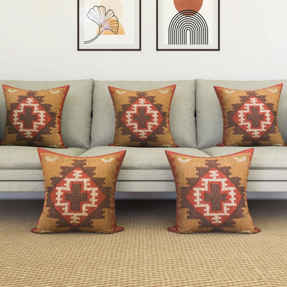 Żółte ozdobne poduszki kilim